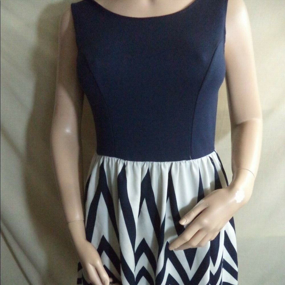 Xhilaration navy & cream chevron sleeveless dress